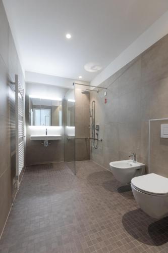 Deluxe Apartment image 2
