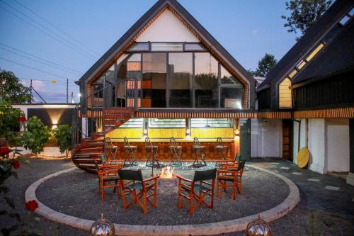Bar/salonek, Fortunas Resort Nkubu, Meru in Meru