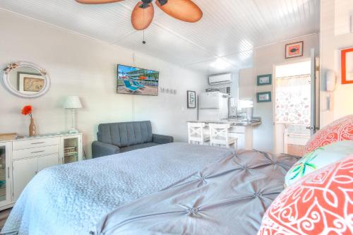 Tropic Terrace Suite #49 - Beachfront Resort in St Pete Beach, USA
