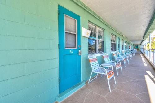 Tropic Terrace Suite #56 - Beachfront Resort, St Pete Beach