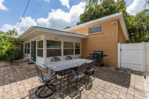 Coconut Breeze III - Monthly Beach Rental in Clearwater Beach, USA