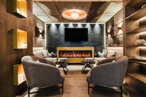 Hotel Alpina 2