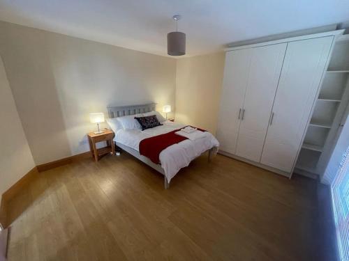 3 Bedroom House 03 In Famous Esker Hills Golf Resort in 塔拉莫爾