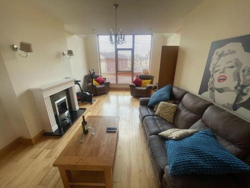 3 Bedroom House 03 In Famous Esker Hills Golf Resort in 塔拉莫爾