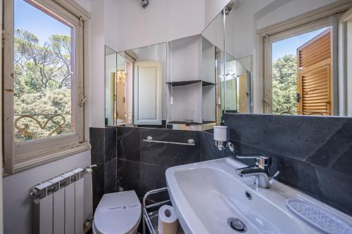 Villa Flora Apt 2 by PortofinoHomes