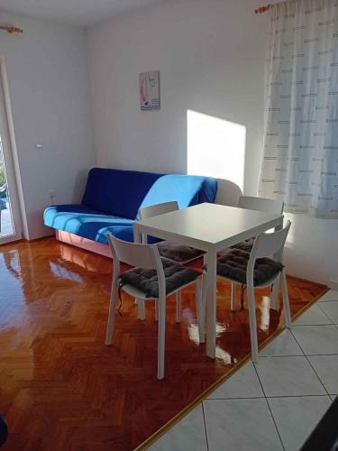 Apartment image 9