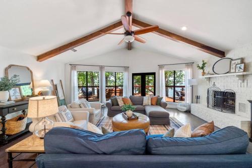 Lakefront Cottage- late summer price decrease! in Pittsburg (TX)
