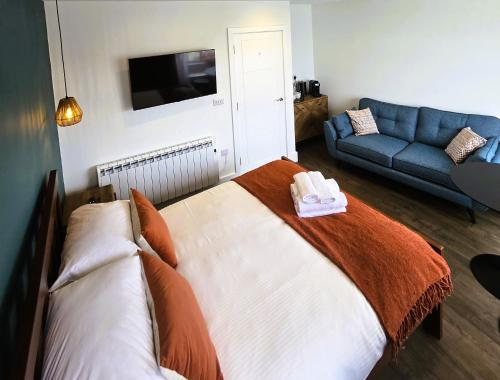 Premier 4 - Stunning Suite, beautiful sea views, St Ives (photo 4)