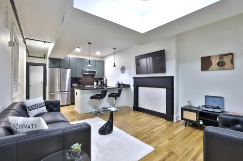 NEW UrbanMiNimalist Condo in OTR with Parking in Cincinnati, USA