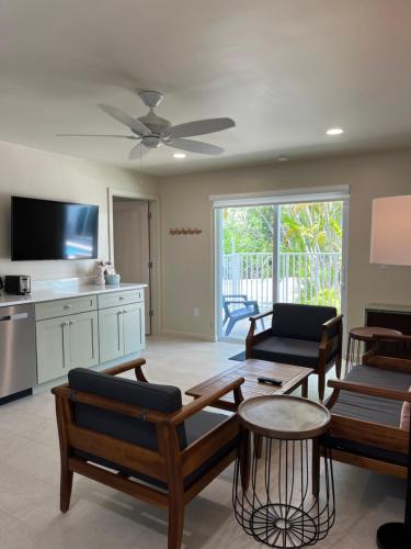 Sunshine Island Inn - image 13