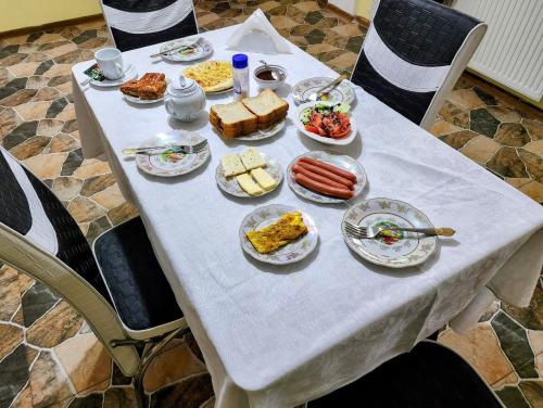 Ételek és italok, Lilia guesthouse in Signali