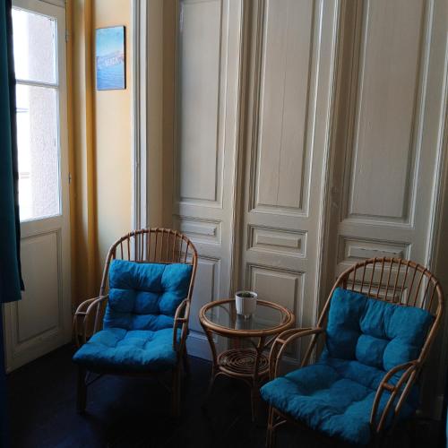 Heraklion Youth Hostel - image 3