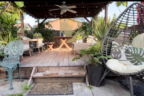 GSH1-Green Sweet Home-Disneyland and Little Saigon in Westminster, USA