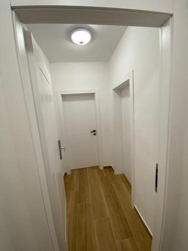 Tirana Apartment, Tirana (photo 9)