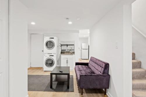 Charming 4-bedroom townhome in fabulous Washington with AC, WiFi Charming 4-bedroom townhome in fabulous Washington with AC, WiFi