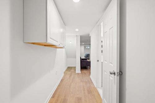 Charming 4-bedroom townhome in fabulous Washington with AC, WiFi Charming 4-bedroom townhome in fabulous Washington with AC, WiFi