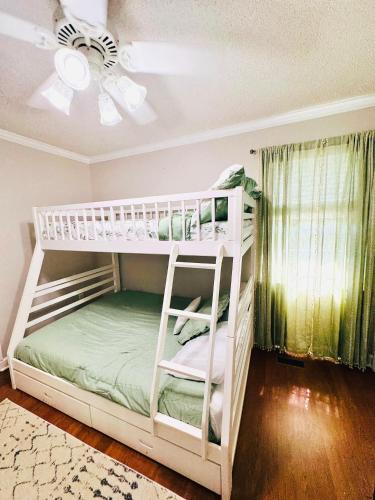 Countryside Carriage House with Pool Countryside Carriage House with Pool