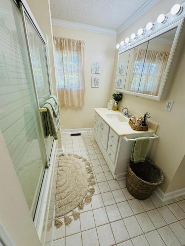 Countryside Carriage House with Pool Countryside Carriage House with Pool