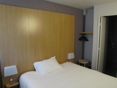 B&B Hotel Montpellier (2) B&B Hôtel Montpellier (2) is a popular choice amongst travelers in Montpellier, whether exploring or just passing through. The property offers a wide range of amenities and perks to ensure you have a