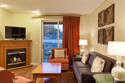 Enjoy the family for ski adventures in 2BD condo with resort amenities in Boyne Falls (Michigan)