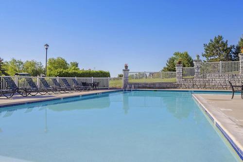Enjoy the family for ski adventures in 2BD condo with resort amenities in Boyne Falls (Michigan)