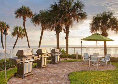 Have family fun in the sun at Daytona Beach in this resort 2BD condo - image 2
