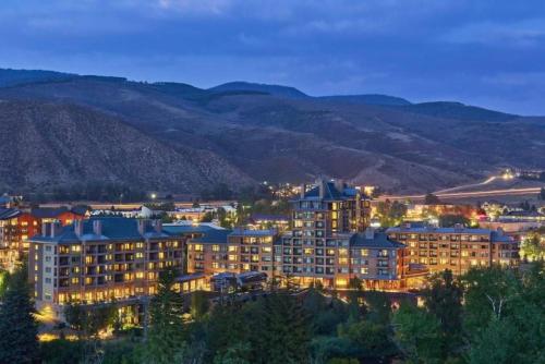 Outdoor lovers paradise enjoy this 1BD condo resort setting for all seasons of outdoor fun in Avon, USA