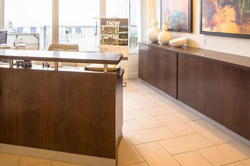 Enjoy Daytona Beach in this 1BD resort condo with resort amenities - image 5