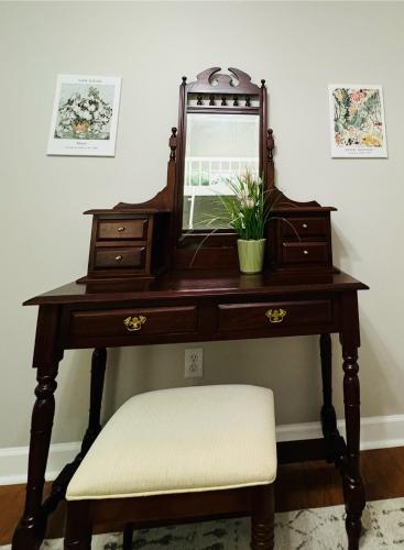 Countryside Carriage House with Pool Countryside Carriage House with Pool