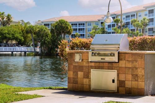 Relax after enjoying all the parks Orlando has to offer in this 1BD vacation condo - image 4