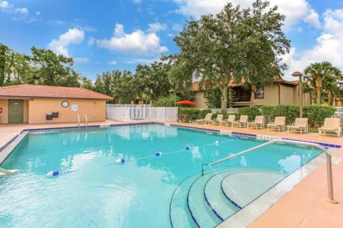 Swimming pool, Diamond - Alhambra at Poinciana Studio in Poinciana