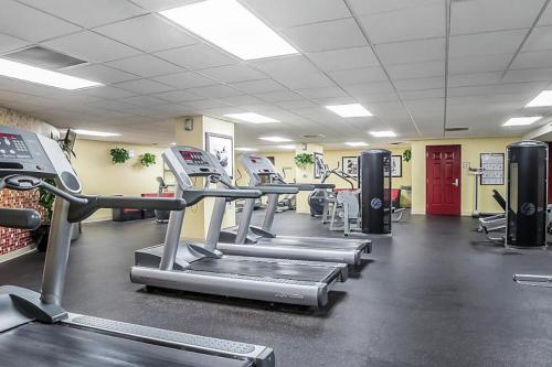 2BD resort condo with amenities and next to shopping right off the Las Vegas Strip - image 8