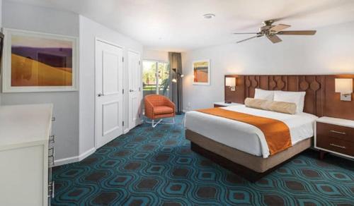 Family fun in Palm Springs in this resort 2BD condo with resort amenities including kids pool in Palm Springs, USA