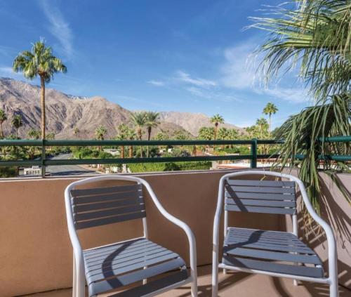 See Palm Springs and relax in this 1BD condo with resort amenities including pool or hot tub - image 3