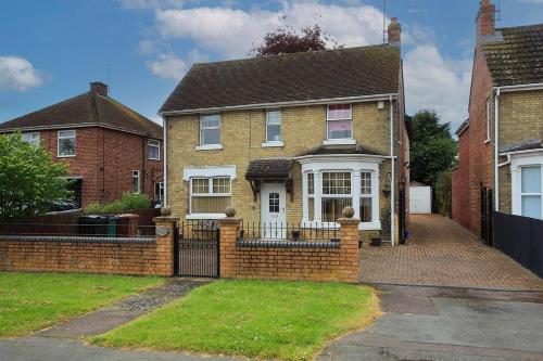 Lincoln Gate House Entertainment Room Hot Tub! gîte à louer Werrington