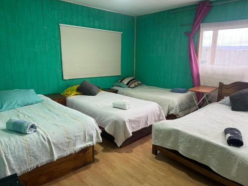 2 twin beds