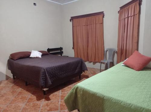 1 double bed, 1 twin bed