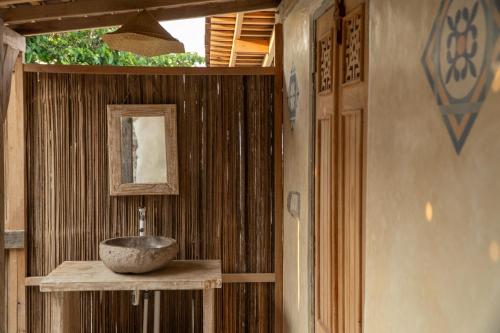 Bathroom, Ume Lelendo in Boa