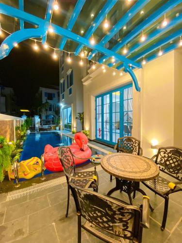 Villa 4 phòng Ngủ Bể bơi riêng - Trung tâm Bãi Cháy - cạnh bãi tắm