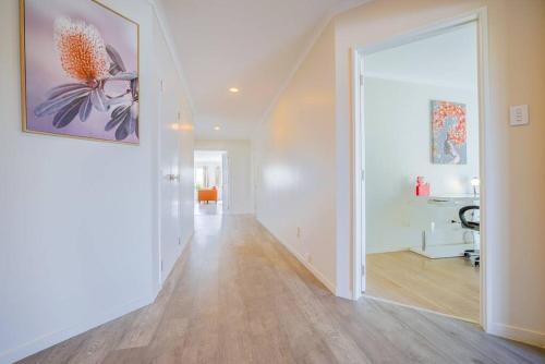 Three-Bedroom Home in Somerville, Окленд (фото 10)