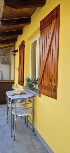 Balcony/terrace, Il portico in Valdieri