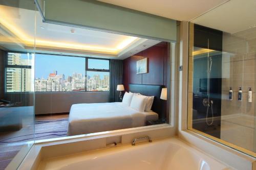 room detail thumbnail 0