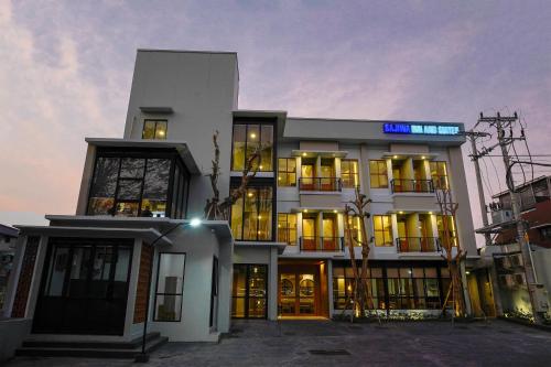 Sajiwa Inn and Suite Hotel