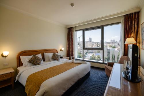 room detail thumbnail 1