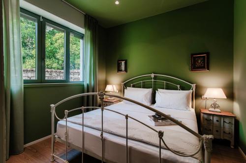 Home Three Colors - by MyHomeInComo, Lake Como Region