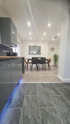 Freshen - up Stays Birmingham Spacious 3-Bed Contractor & Insurance Accommodation Parking Garden, Birmingham (foto 11)