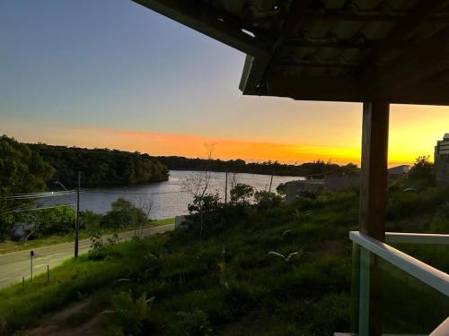 Casa com piscina área gourmet Enseada Azul