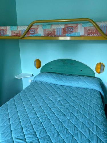 2 double beds, 2 bunk beds