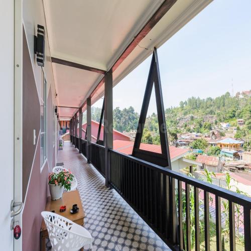 Exterior view, Hotel 78 Parapat Mitra RedDoorz in Parapat