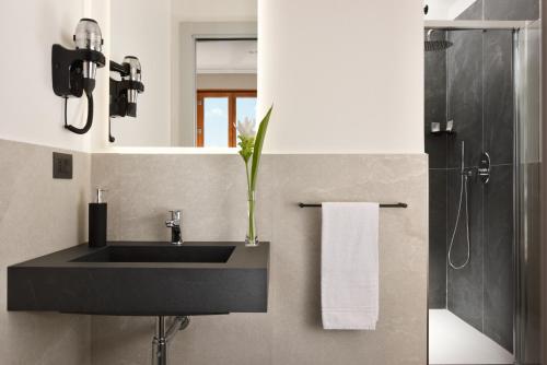 Essence Hotel Room Type - Double or Twin Room with View